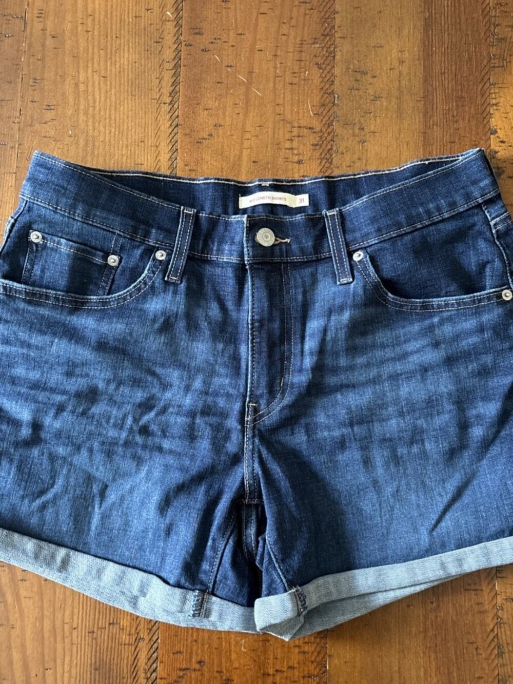 Levi’s Ladies Mid Length Shorts Size 31 - Picture 2 of 7